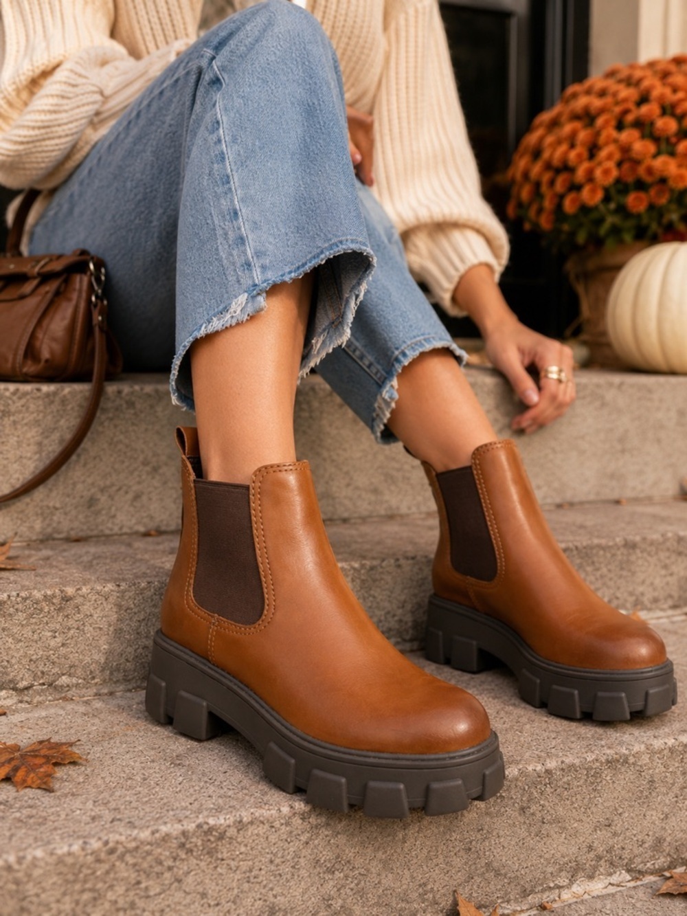 NEW Circus by Sam Edelman Darielle Cognac Women’s Lug Sole Chunky Boots Sz 9.5